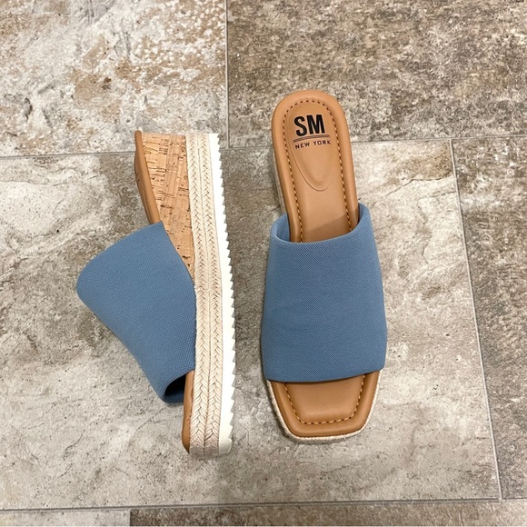 SM New York Platform Wedge Sandals - Picture 3 of 4